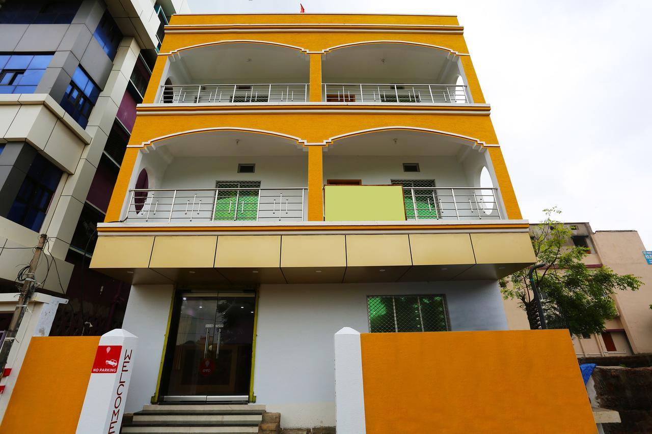 ホテルKrishna Residency プリ エクステリア 写真